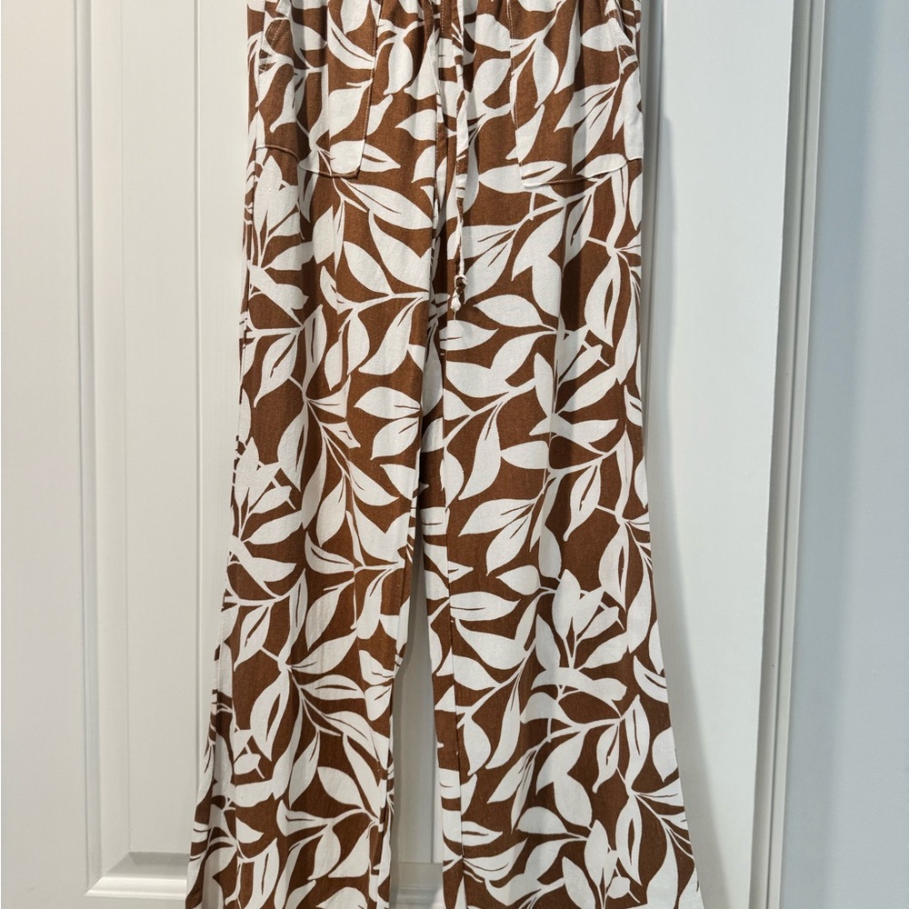 Brown and White linen Leaf Print Women's Pants